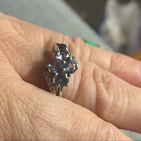 Genuine tanzanite sterling silver ring like new - Picture 4 of 6